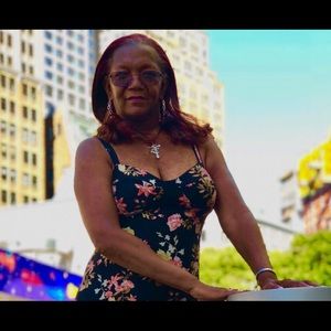 Meet your Posher, Beverly